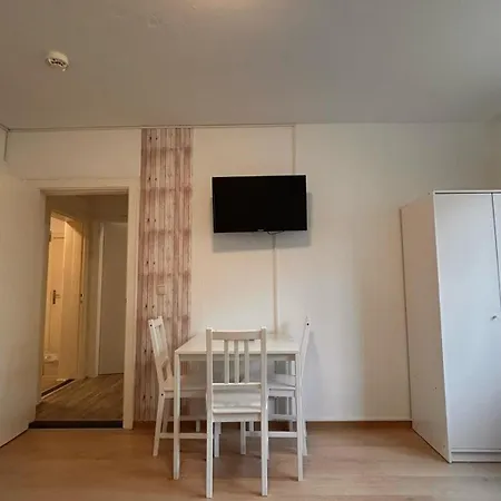 Zentrale - Optimal Fuer Kurz- Oder Langzeitaufenthalte Apartment Neumuenster
