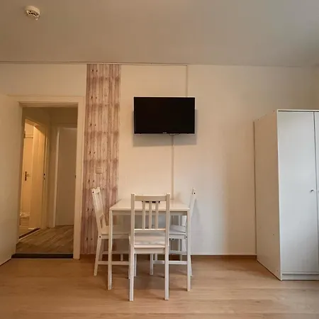 Zentrale - Optimal Fuer Kurz- Oder Langzeitaufenthalte Neumünster